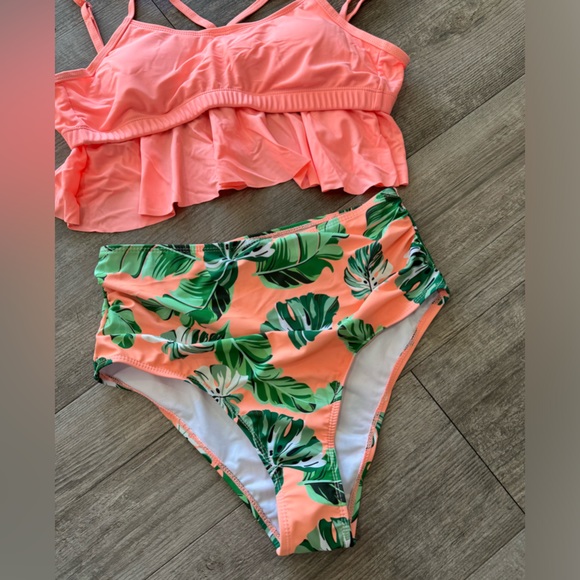 LAST PRICE🍒🤍 AMAZON tropical print swimming set 🧡 - Picture 7 of 13